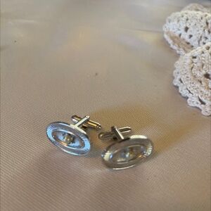Oval cuff links with pearl